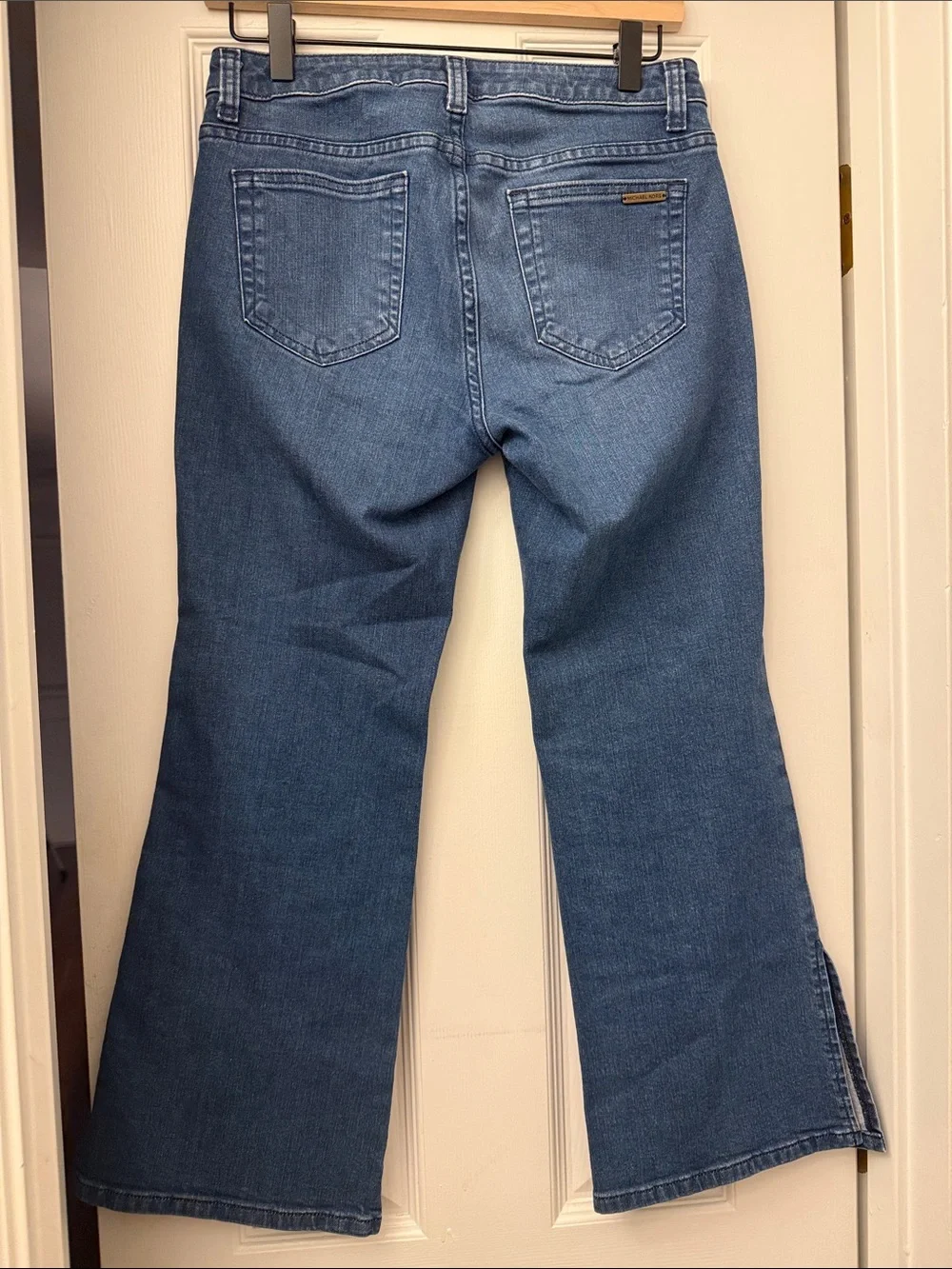 Michael Kors Size 2 Vintage Cropped Flared Jeans Split Hem Med. Wash Stretch 2